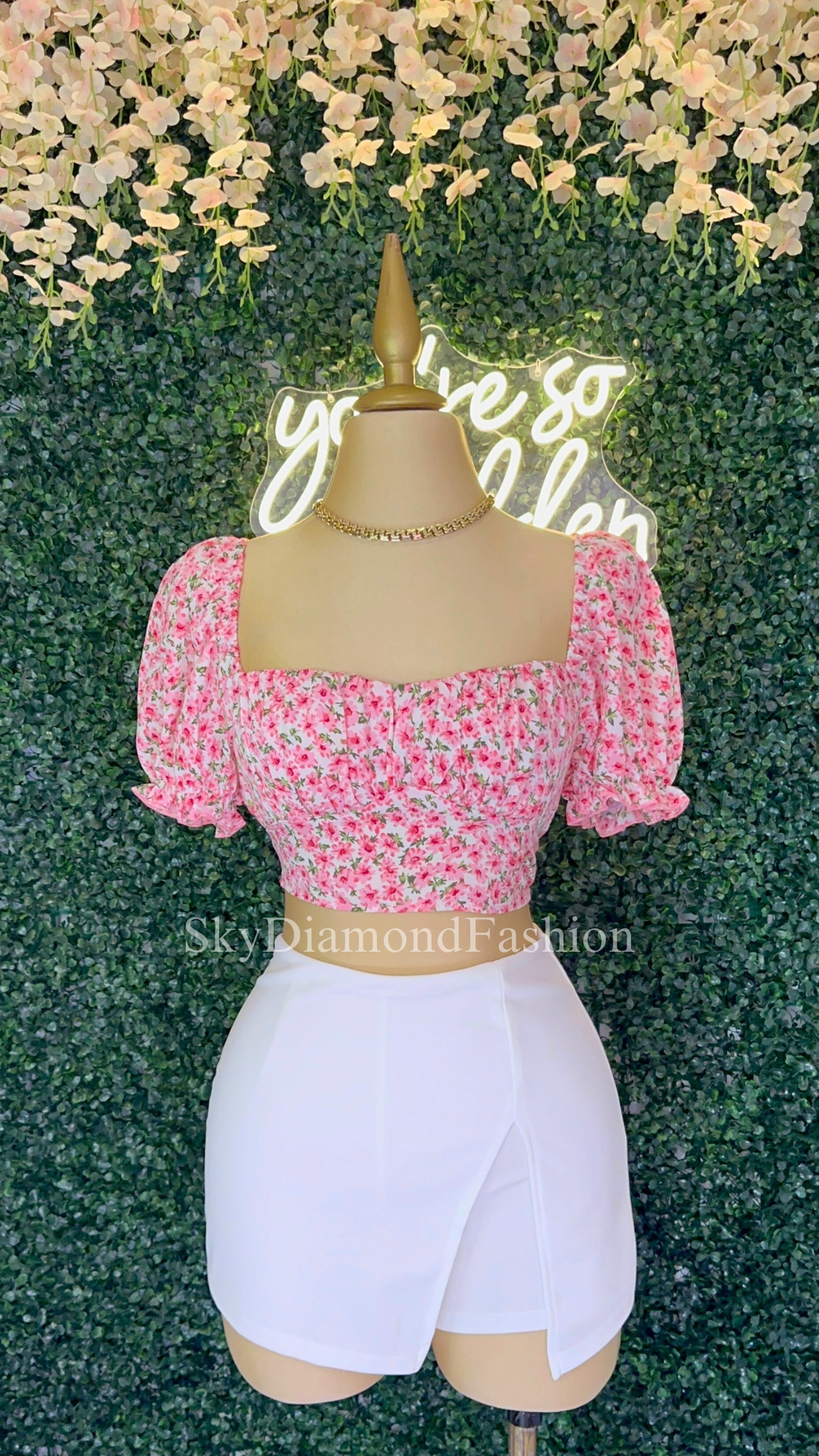 pink top