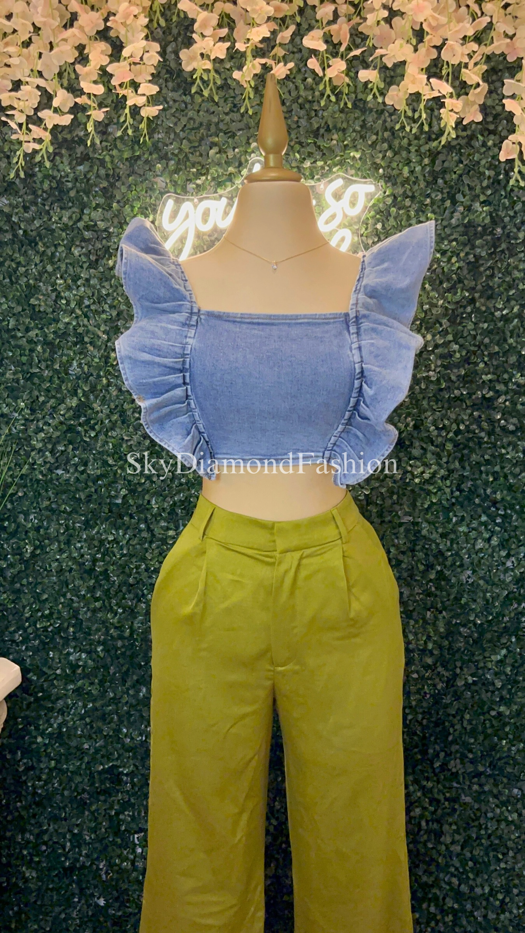Outstanding denim top 🤩