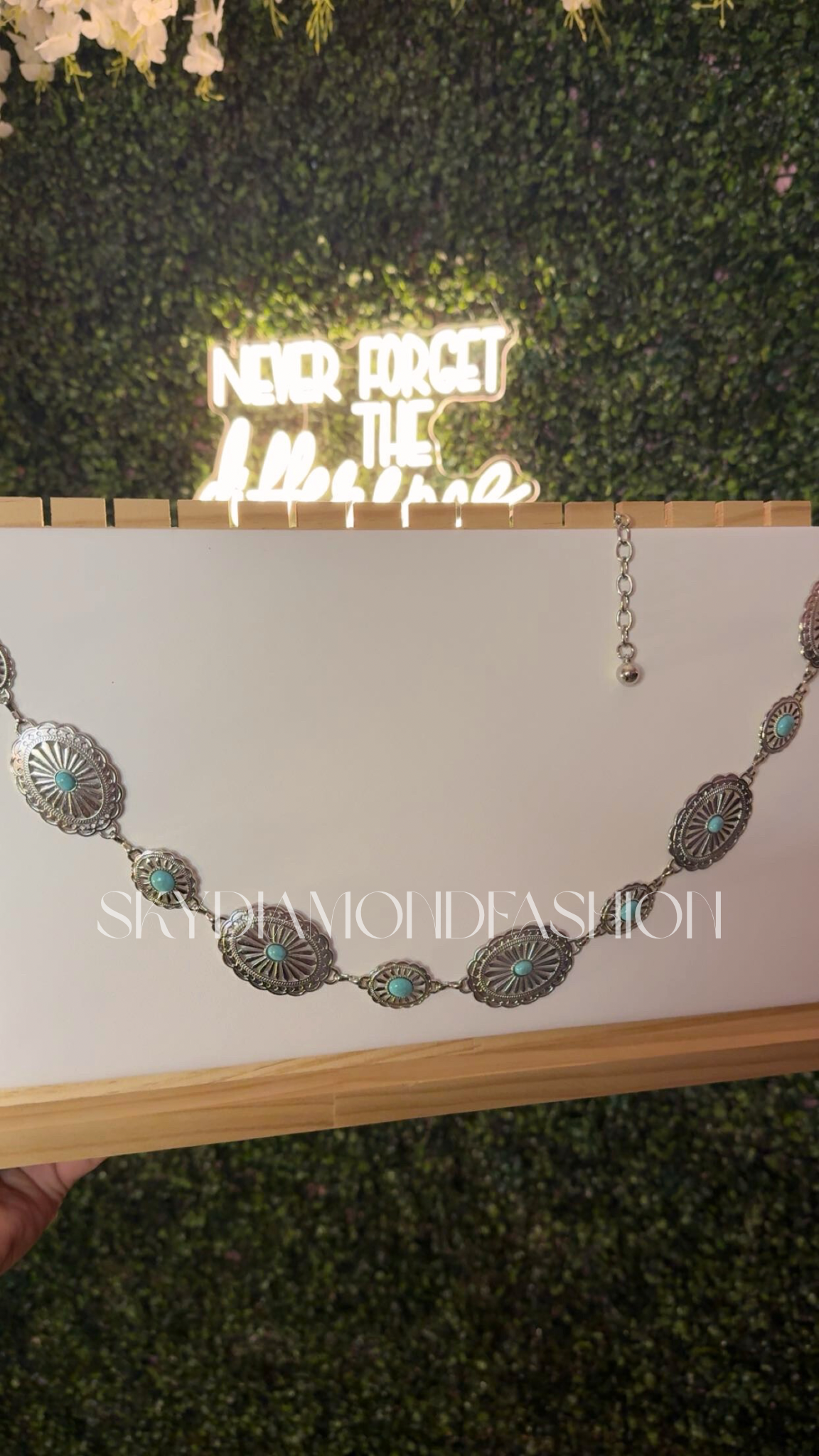 Turquoise chain belt oval