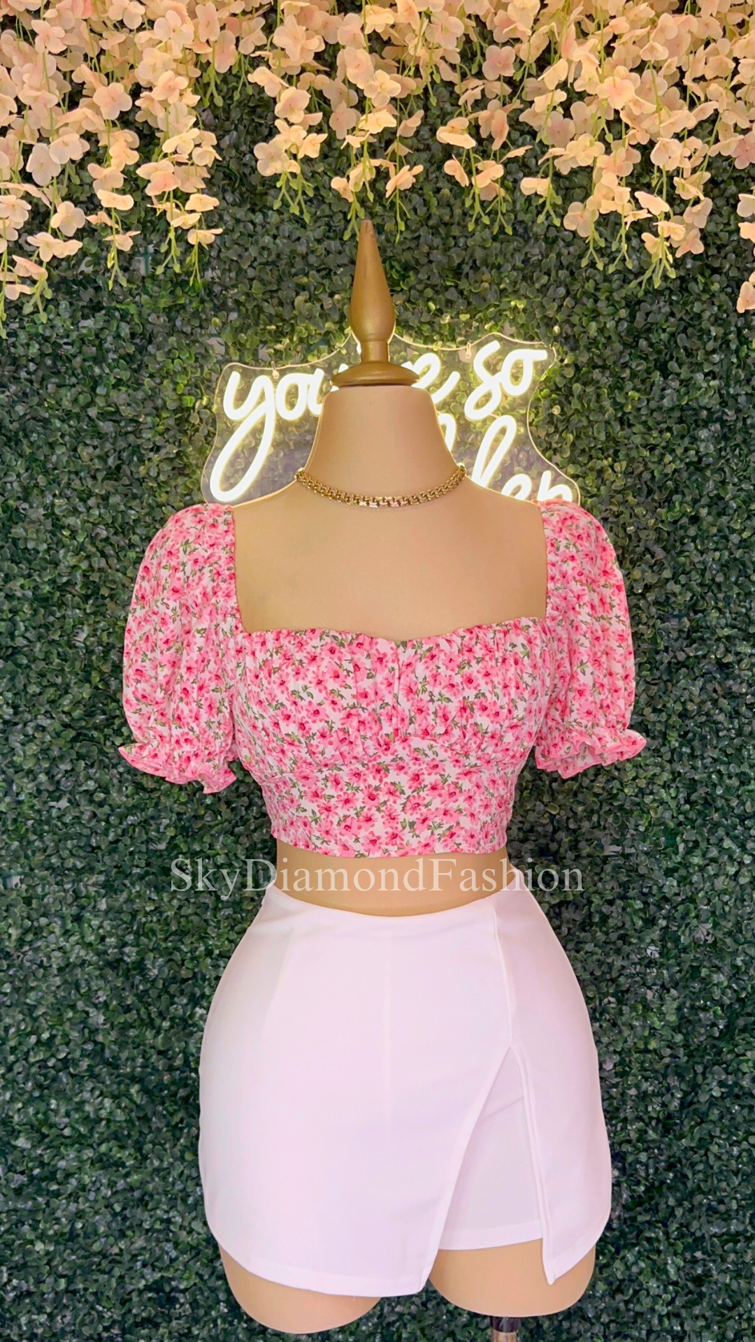 pink top