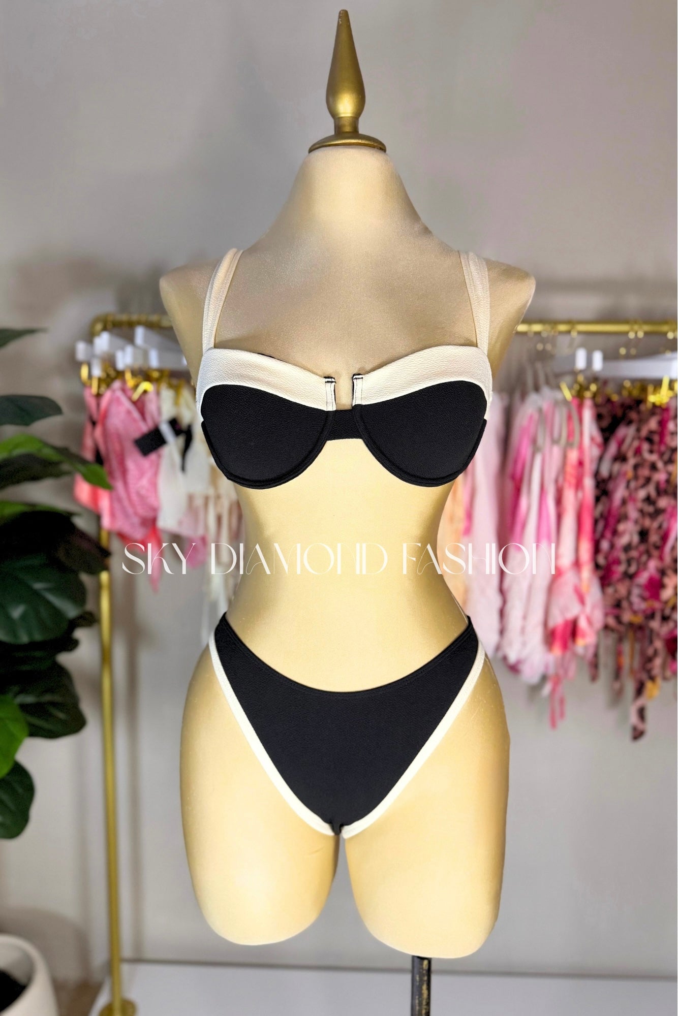 Black & white 2pc bathing suit