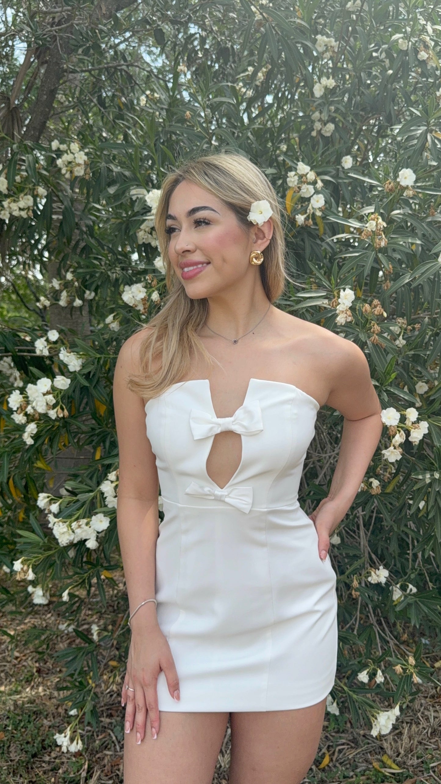 White bow tube dress