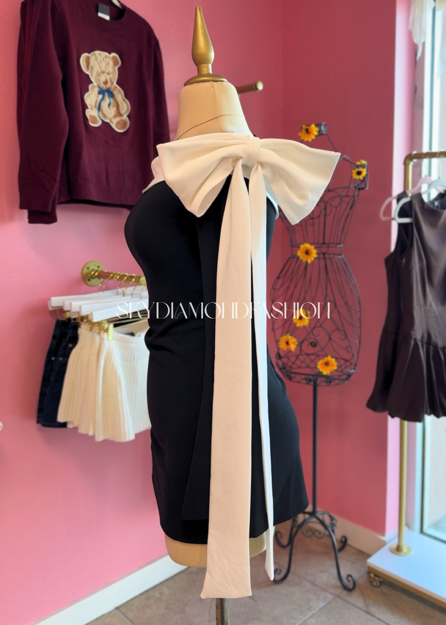 Bow black/white dress