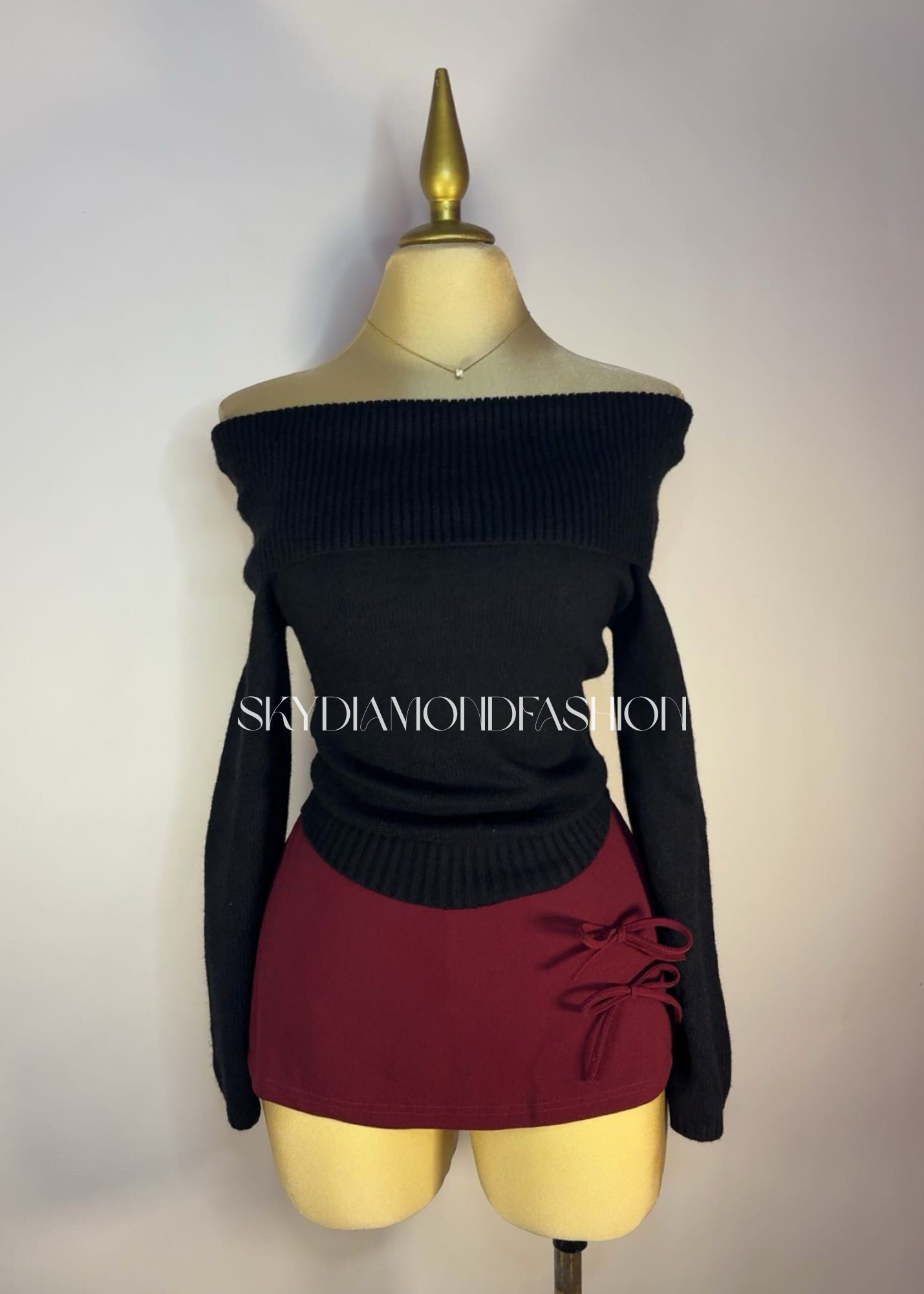 Black Off my shoulders knit top