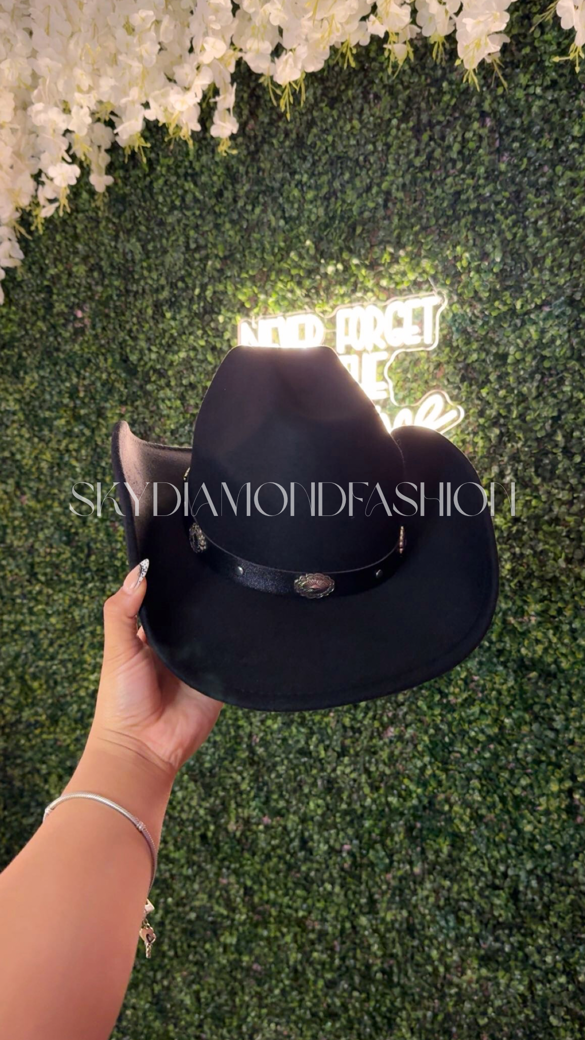 Black belt cowgirl hat