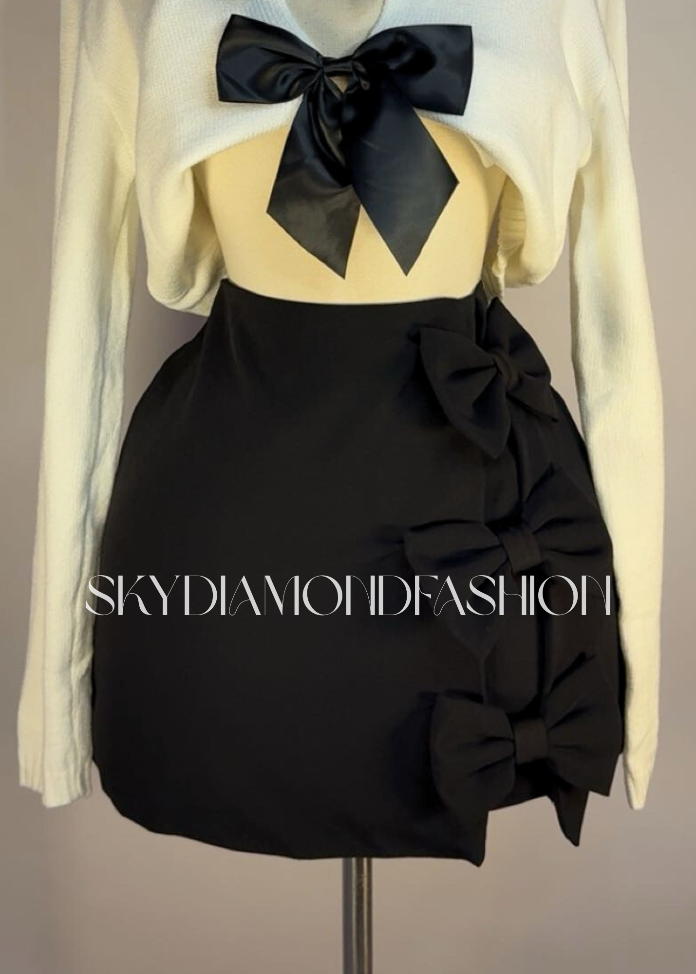 Black bow skirt