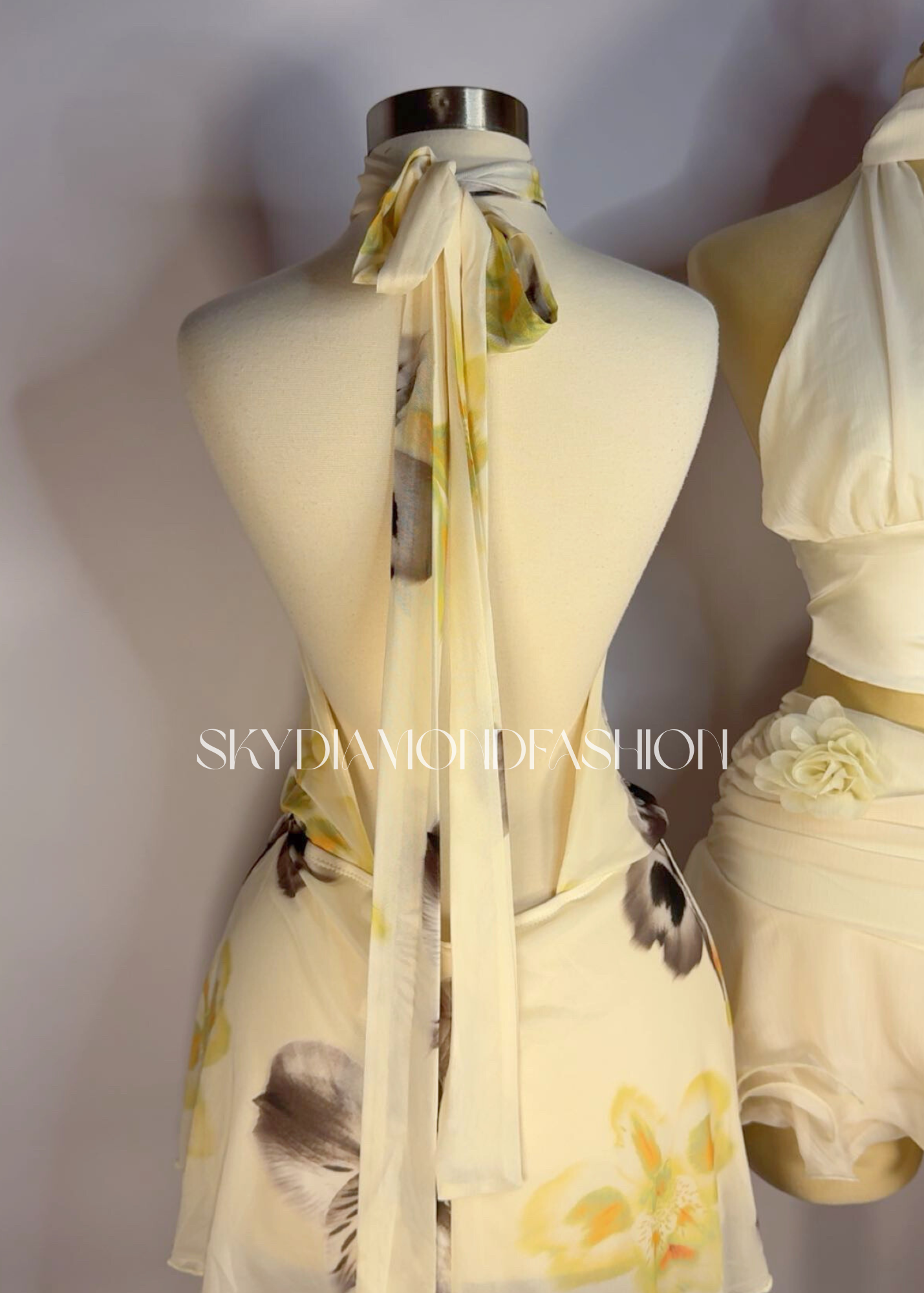 Floral light yellow dress🌼