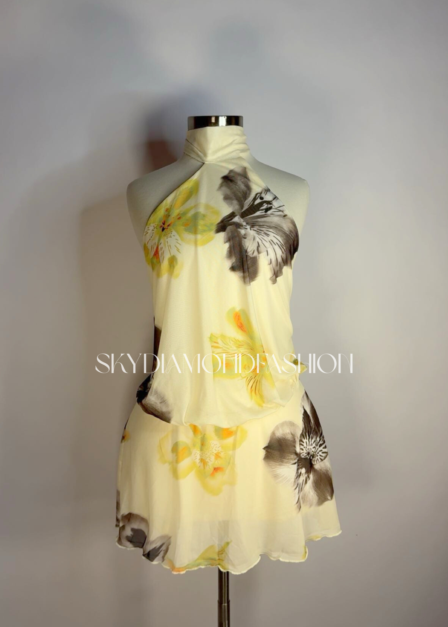 Floral light yellow dress🌼