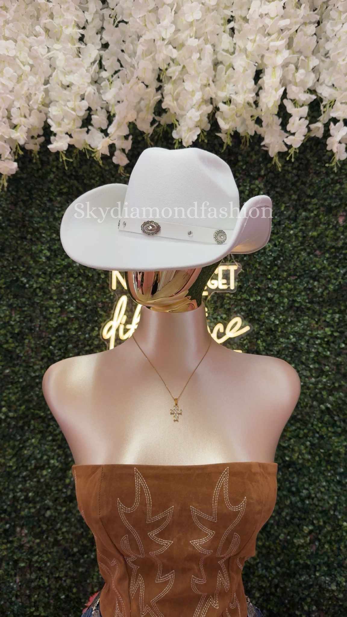White belt hat