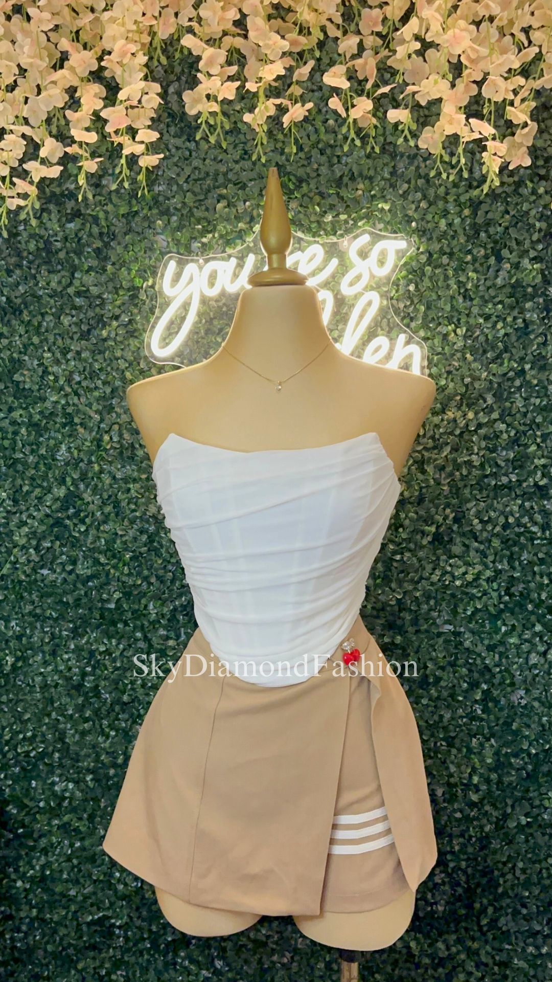 RESTOCKK!White corset