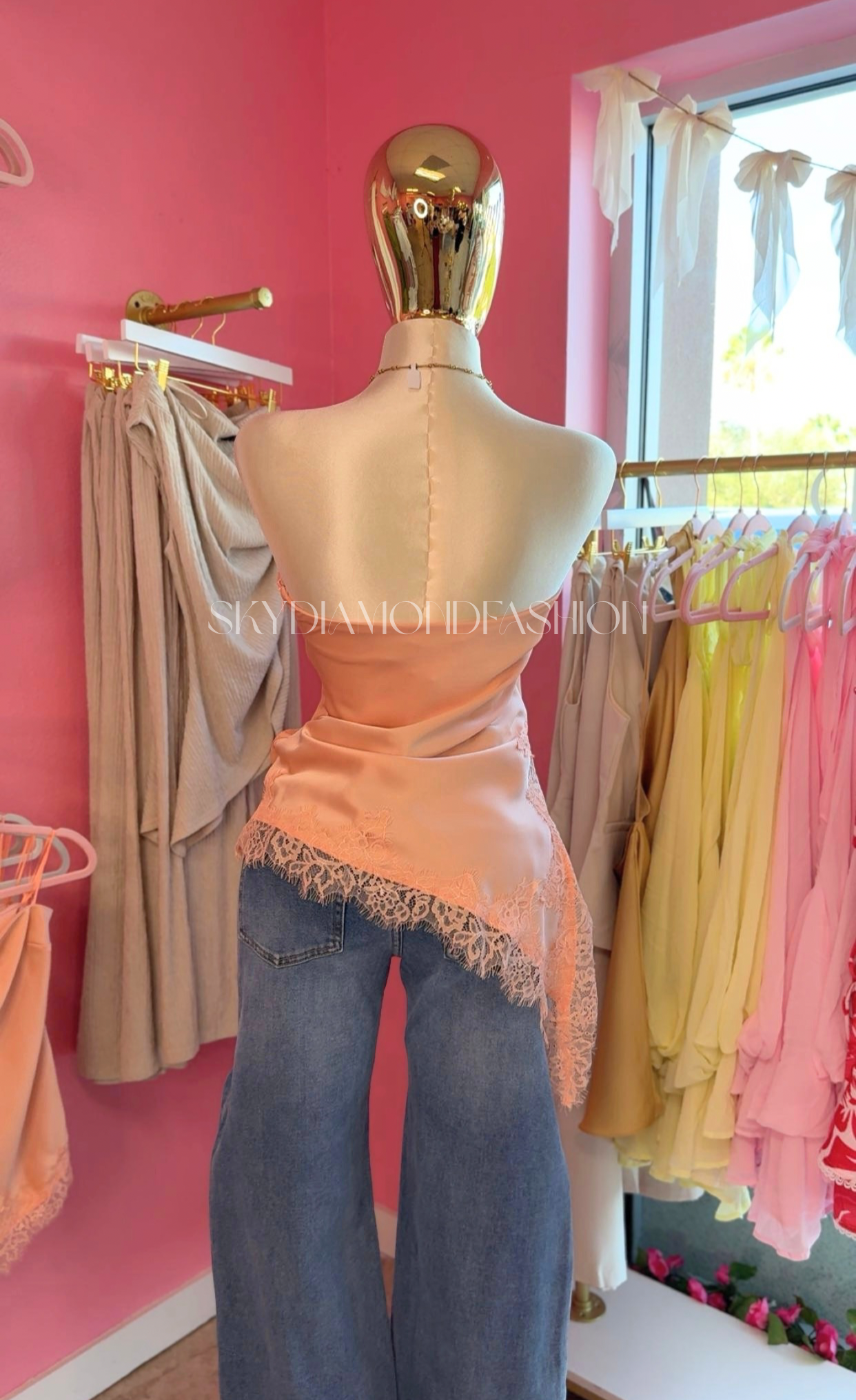 Melon satin lace tube top