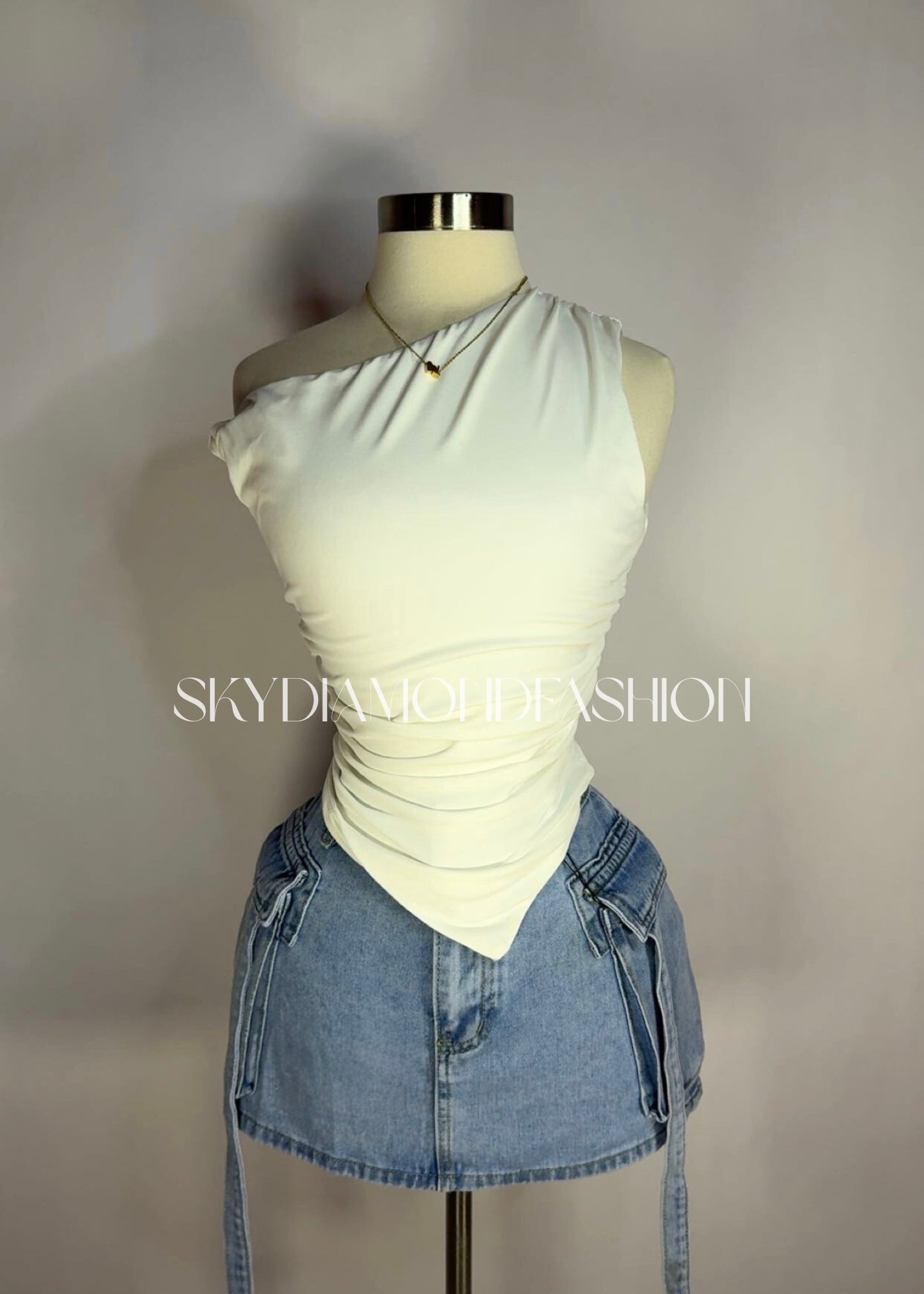 White knot top