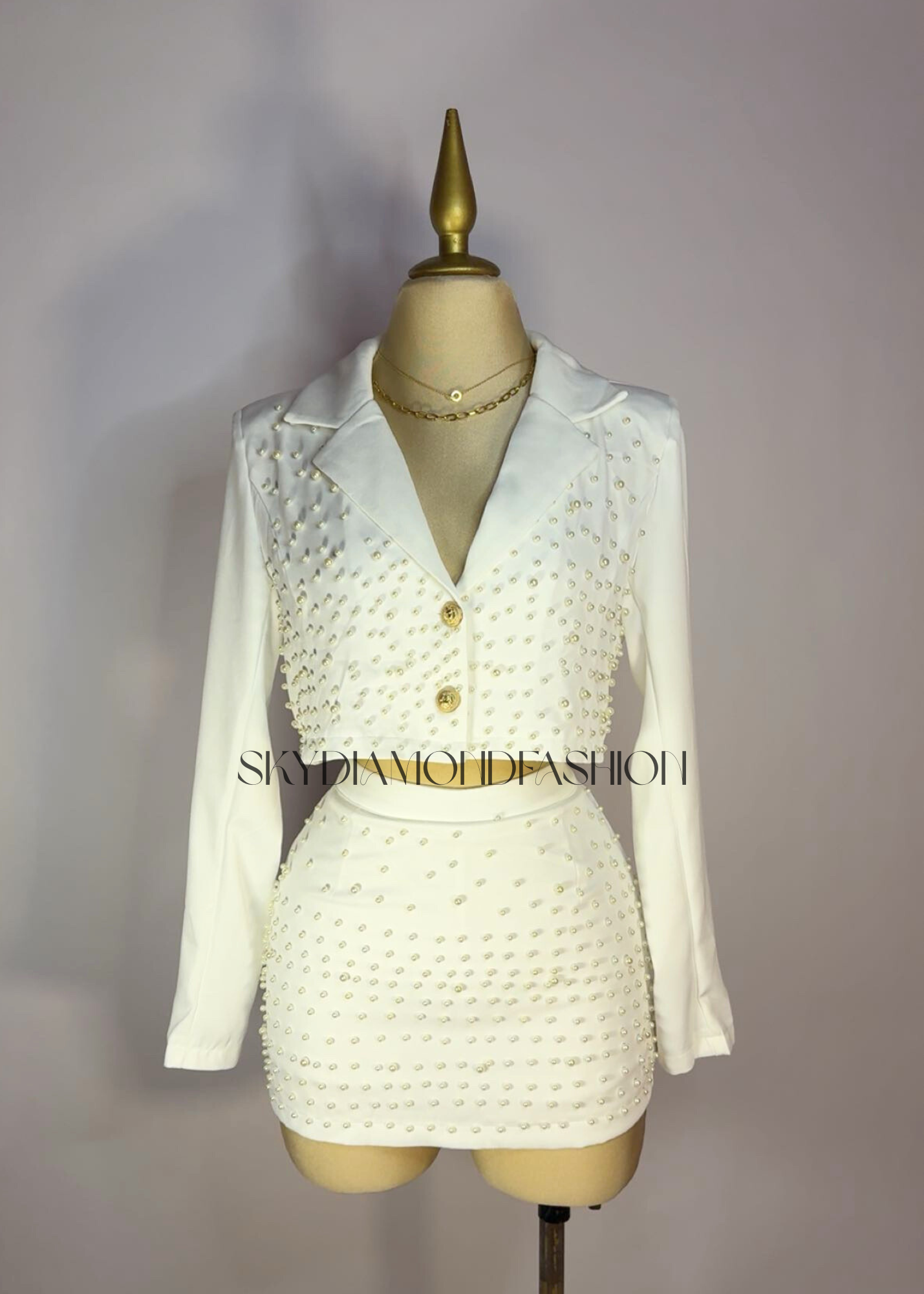 White pearls set