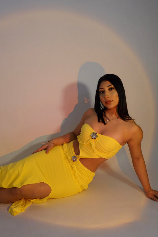 Yellow Hawaiian dress 🌺