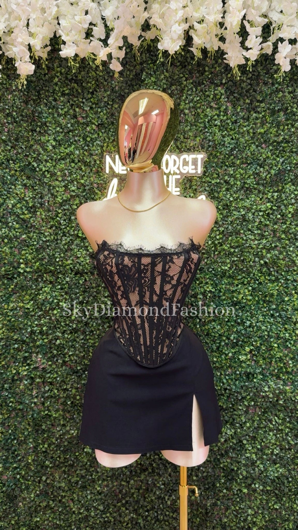 Black laced corset restock