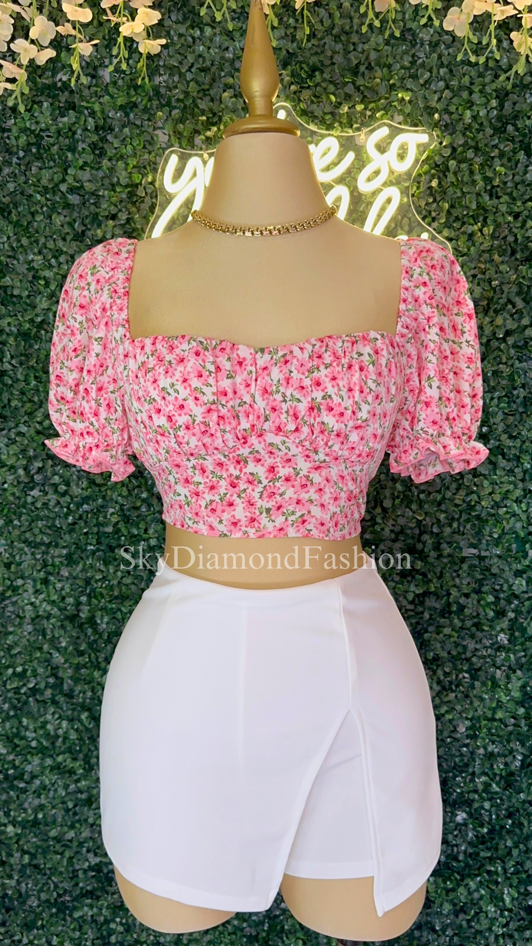 pink top