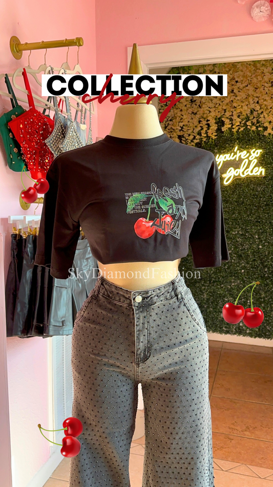 Black oversize cherry t-shirt 🍒