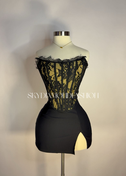 Black slit skirt