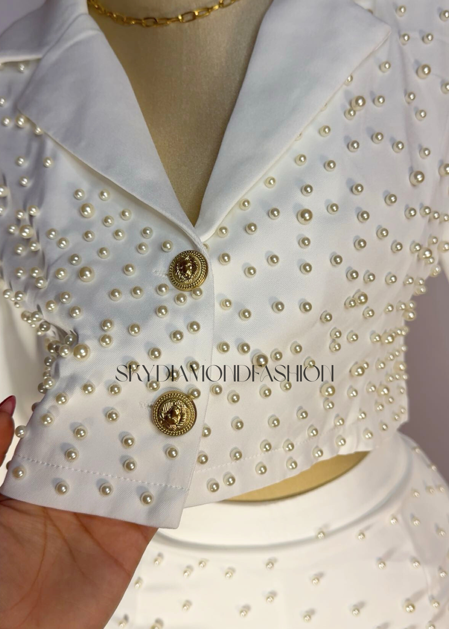 White pearls set