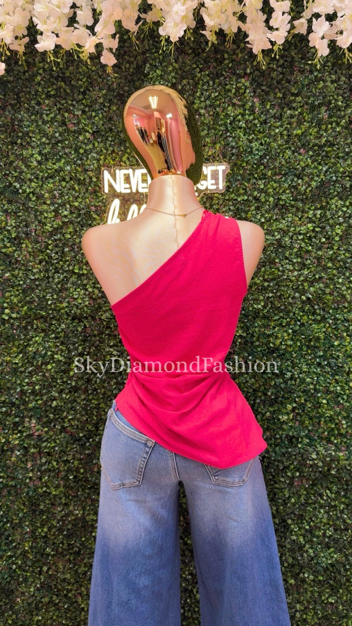 Fushia gold decal top
