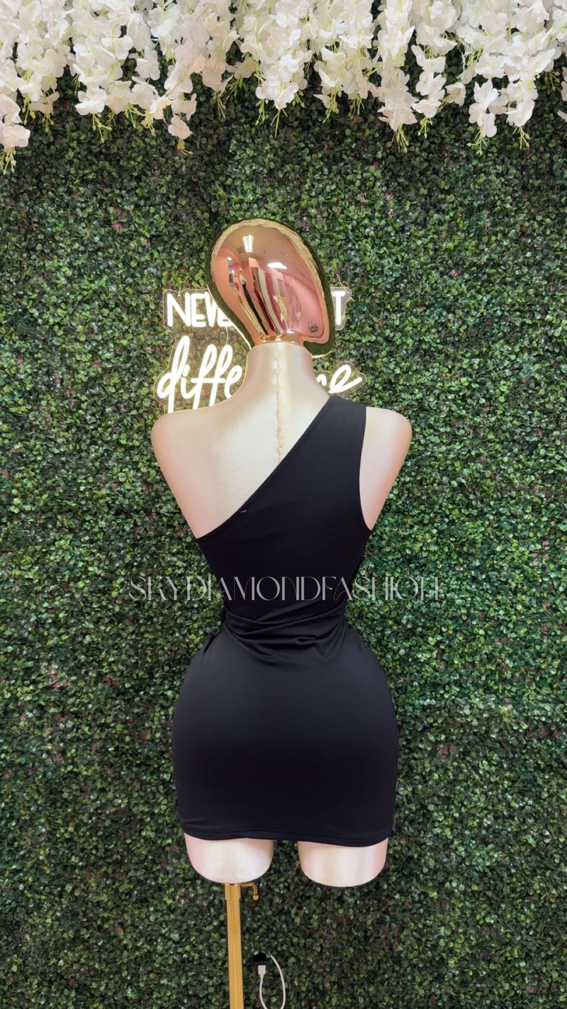 Black seashell mini dress🐚