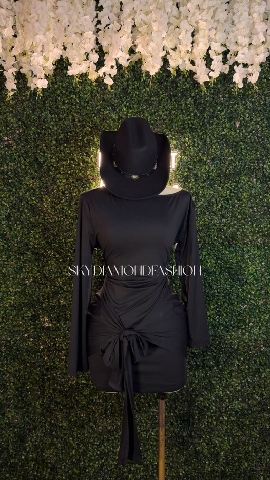 Black long sleeve dress (plus size)